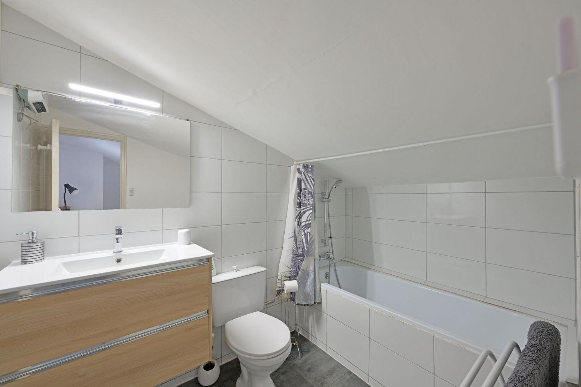 La Tour Des Teinturiers - Ac Clim - Wifi - Balcon Apartment Avignon Bagian luar foto